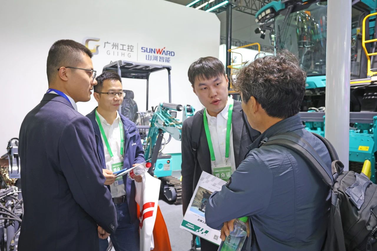 聚焦智能化、无人化!UED在线官网网页版(中国)唯一官方网站智能携多款产品亮相2024中国国际农业机械展