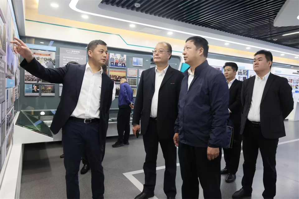 同船出海,共赢未来!中铁九局副总经理刘峻峰一行到访UED在线官网网页版(中国)唯一官方网站智能