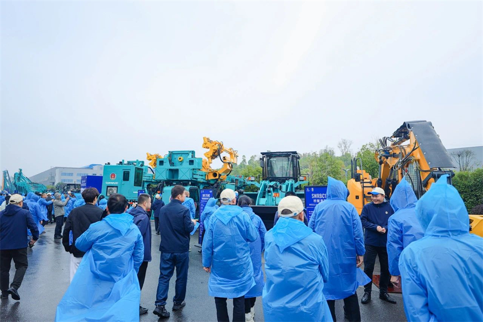 创新引领价值，理想成就未来！UED在线官网网页版(中国)唯一官方网站智能25周年庆典暨全球客户节隆重举办