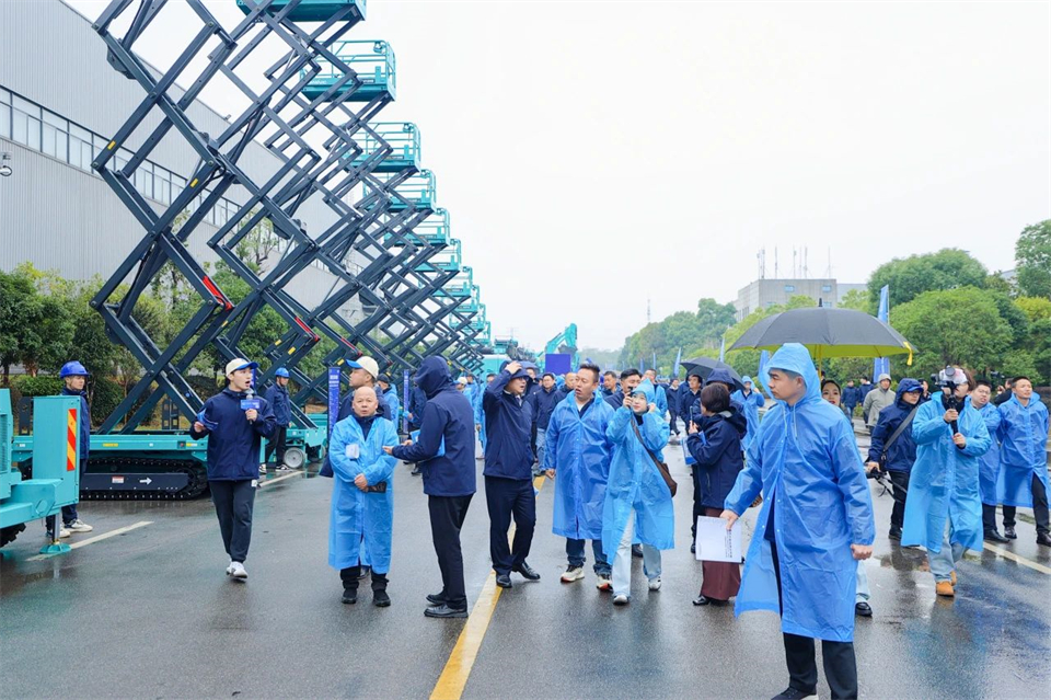 创新引领价值，理想成就未来！UED在线官网网页版(中国)唯一官方网站智能25周年庆典暨全球客户节隆重举办