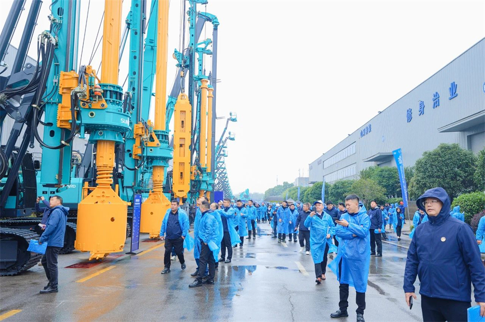 创新引领价值，理想成就未来！UED在线官网网页版(中国)唯一官方网站智能25周年庆典暨全球客户节隆重举办