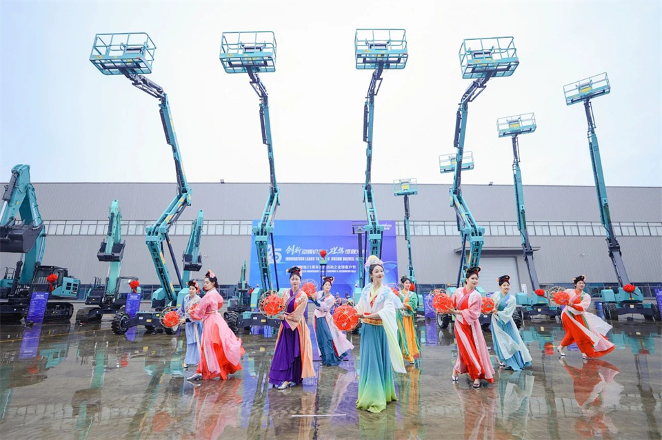 创新引领价值，理想成就未来！UED在线官网网页版(中国)唯一官方网站智能25周年庆典暨全球客户节隆重举办