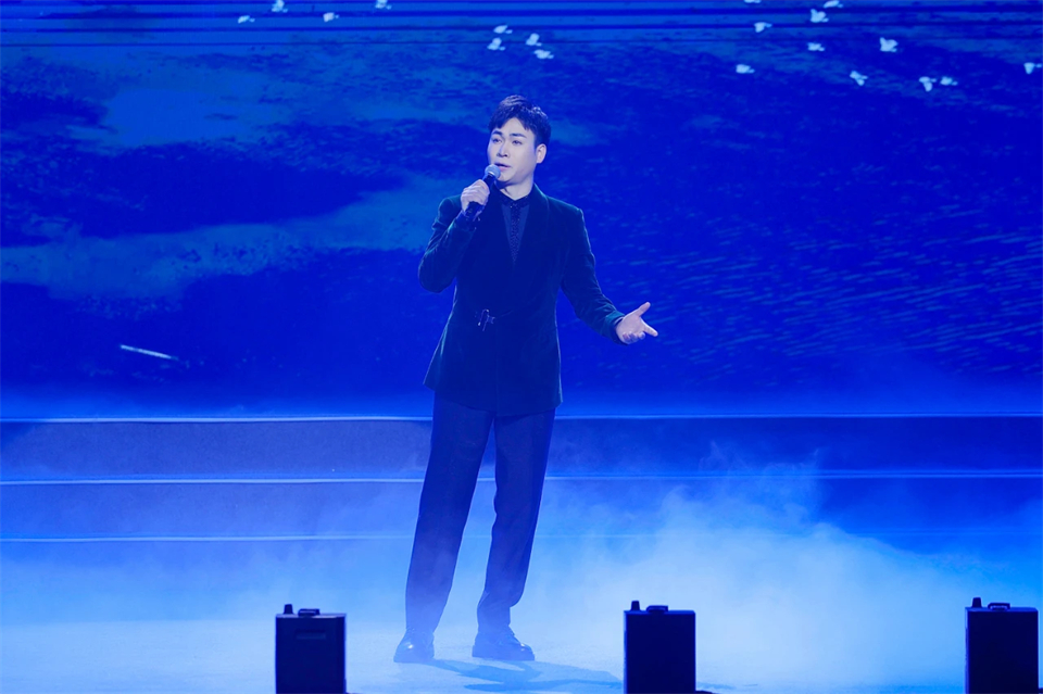 创新引领价值 理想成就未来——庆祝UED在线官网网页版(中国)唯一官方网站智能成立25周年表彰大会暨文艺晚会隆重举行