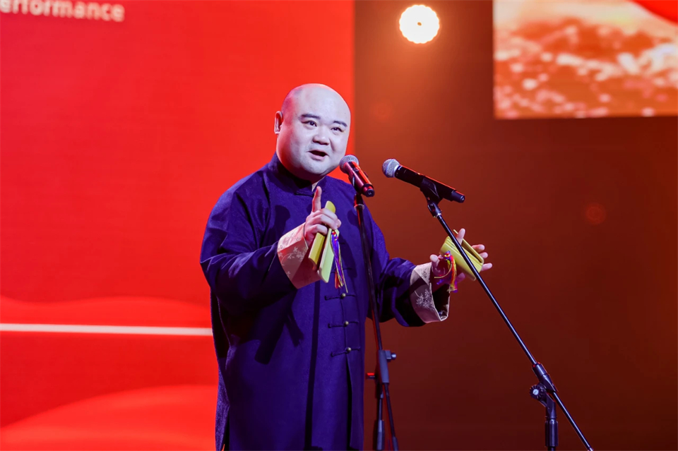 创新引领价值 理想成就未来——庆祝UED在线官网网页版(中国)唯一官方网站智能成立25周年表彰大会暨文艺晚会隆重举行