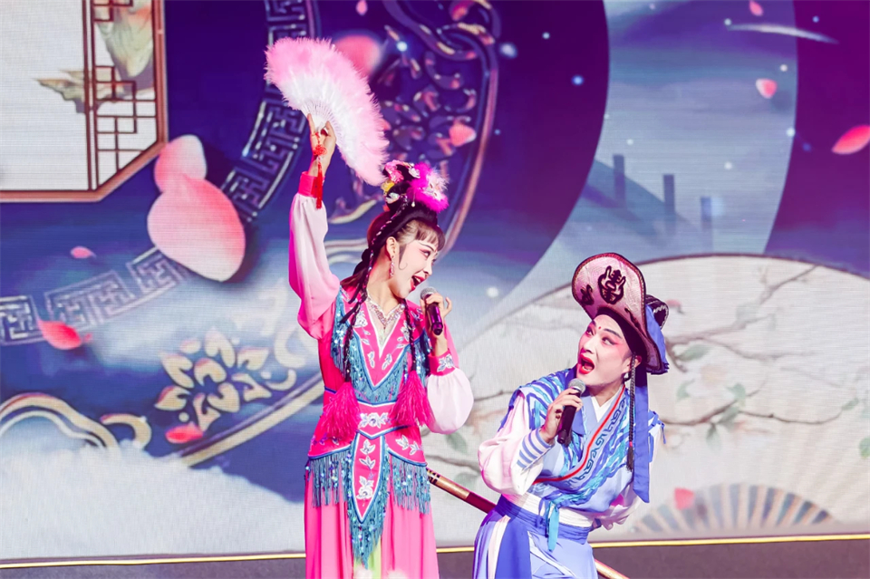 创新引领价值 理想成就未来——庆祝UED在线官网网页版(中国)唯一官方网站智能成立25周年表彰大会暨文艺晚会隆重举行