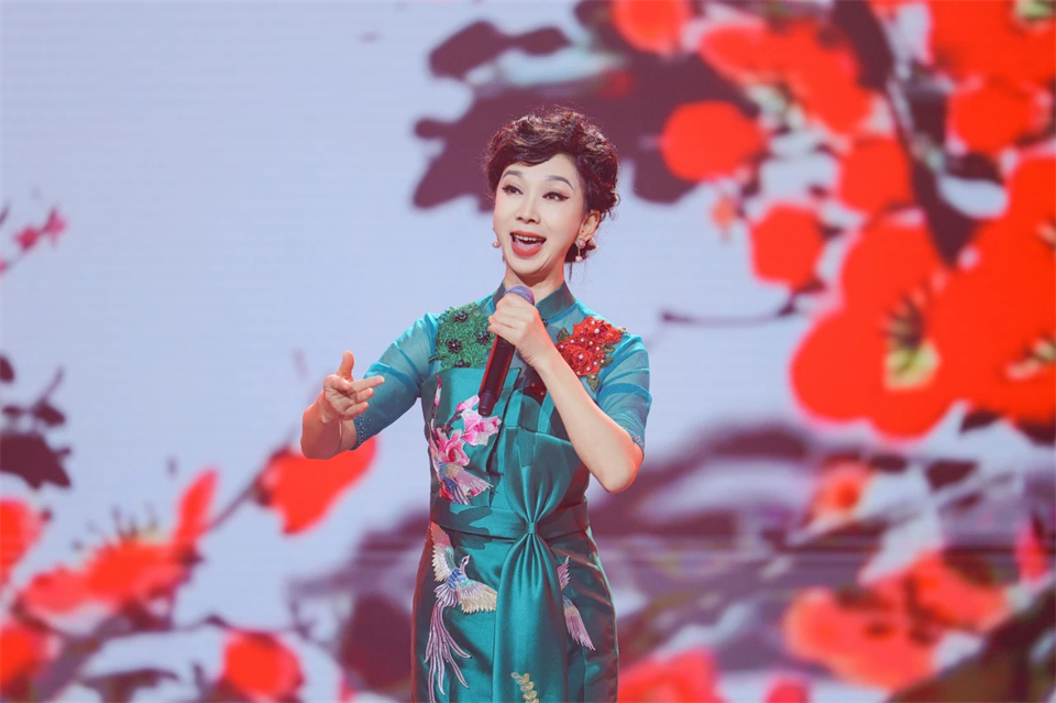 创新引领价值 理想成就未来——庆祝UED在线官网网页版(中国)唯一官方网站智能成立25周年表彰大会暨文艺晚会隆重举行