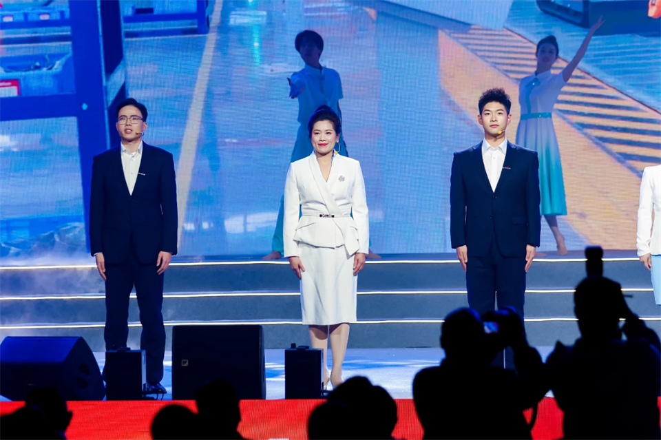 创新引领价值 理想成就未来——庆祝UED在线官网网页版(中国)唯一官方网站智能成立25周年表彰大会暨文艺晚会隆重举行