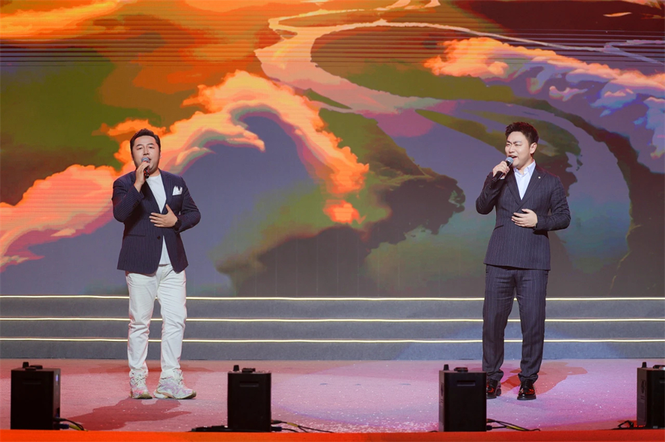 创新引领价值 理想成就未来——庆祝UED在线官网网页版(中国)唯一官方网站智能成立25周年表彰大会暨文艺晚会隆重举行