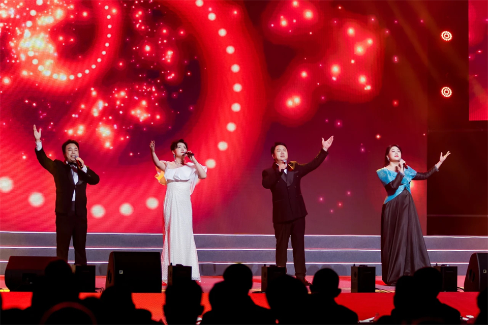 创新引领价值 理想成就未来——庆祝UED在线官网网页版(中国)唯一官方网站智能成立25周年表彰大会暨文艺晚会隆重举行