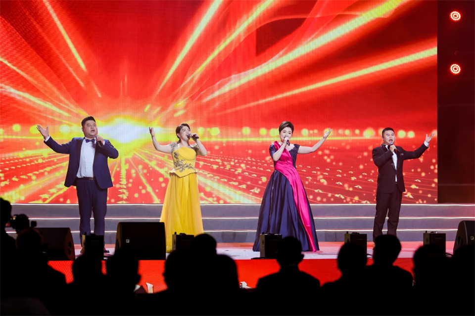 创新引领价值 理想成就未来——庆祝UED在线官网网页版(中国)唯一官方网站智能成立25周年表彰大会暨文艺晚会隆重举行