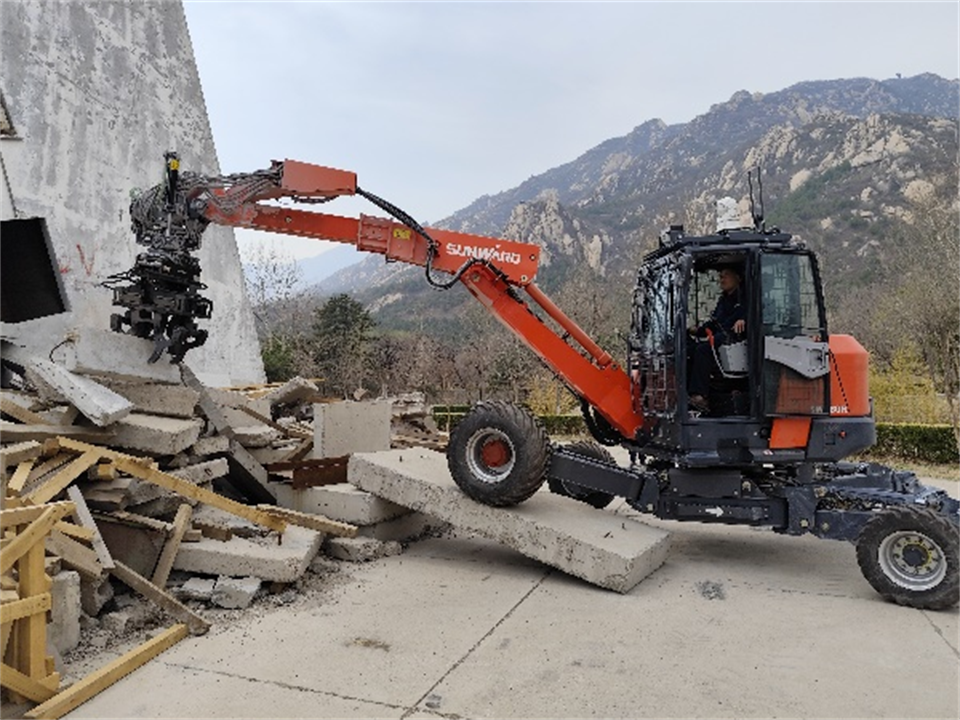 UED在线官网网页版(中国)唯一官方网站特装复杂地形灾害应急救援机器人入选工信部《先进安全应急装备推广目录(工业领域2024版)》