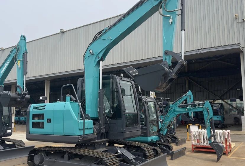 聚焦市场需求,UED在线官网网页版(中国)唯一官方网站智能三款精品工程液压挖掘机成功下线