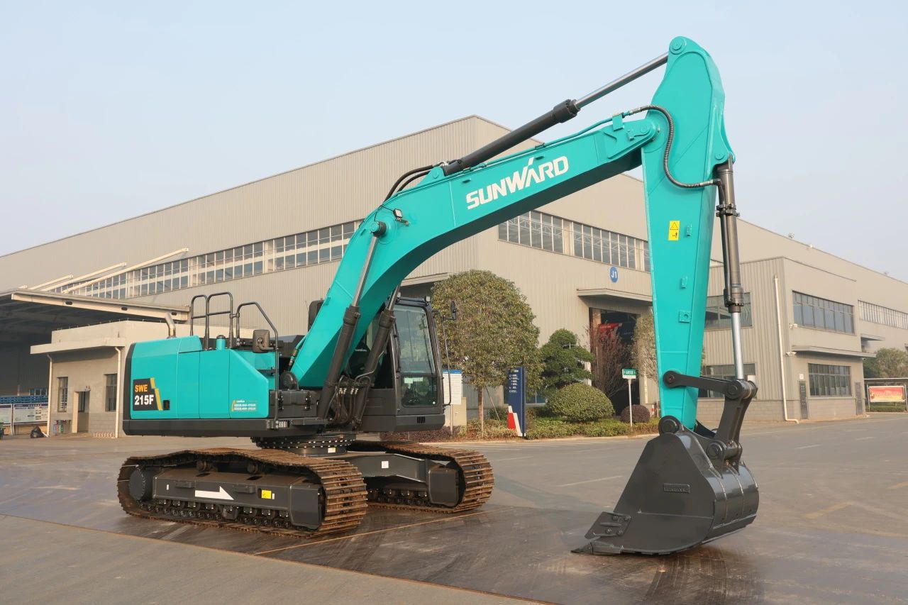 聚焦市场需求,UED在线官网网页版(中国)唯一官方网站智能三款精品工程液压挖掘机成功下线