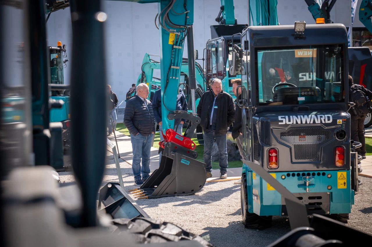 UED在线官网网页版(中国)唯一官方网站智能董事长付向东:以绿色智造与全球战略解锁中国工程机械的进阶密码