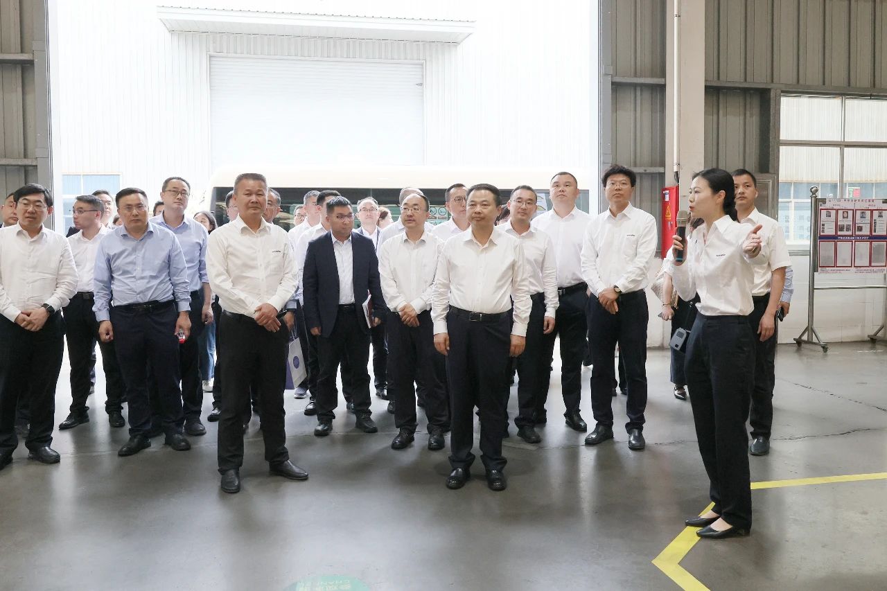 天能控股集团党委书记、董事长张天任率队到访UED在线官网网页版(中国)唯一官方网站智能