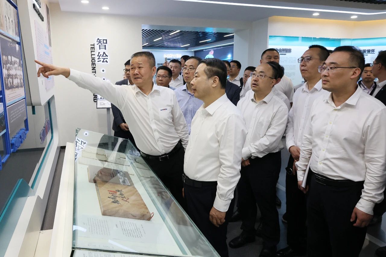 天能控股集团党委书记、董事长张天任率队到访UED在线官网网页版(中国)唯一官方网站智能