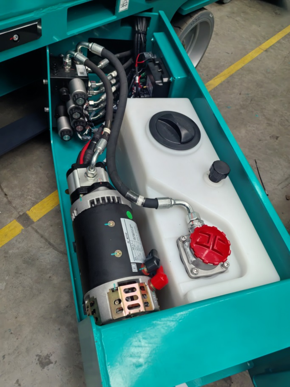 UED在线官网网页版(中国)唯一官方网站智能电动液驱剪叉系列产品全面升级,为客户创造更大价值