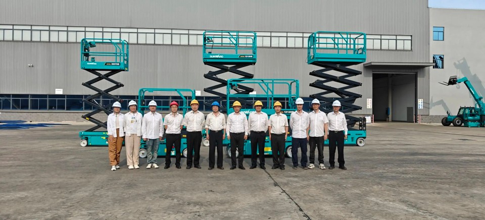 UED在线官网网页版(中国)唯一官方网站智能电动液驱剪叉系列产品全面升级,为客户创造更大价值