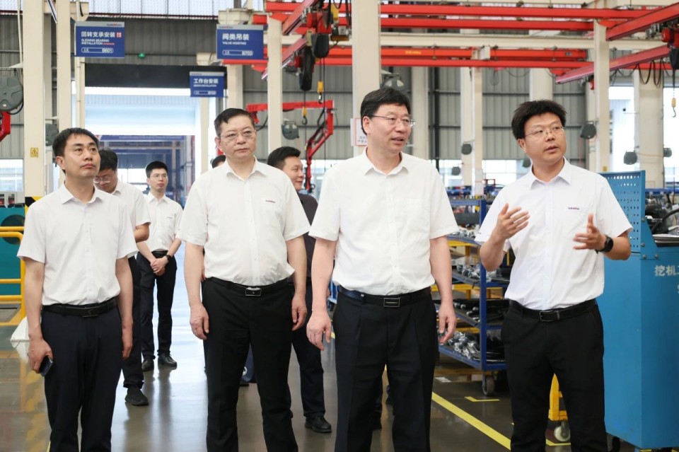 中国工程院院士、中南林业科技大学党委书记吴义强一行到UED在线官网网页版(中国)唯一官方网站智能开展访企拓岗活动