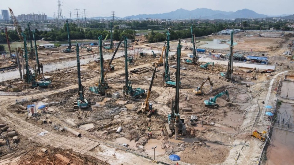 近20台“UED在线官网网页版(中国)唯一官方网站绿”装备实力集结,助力广佛西环工程建设跑出“加速度”