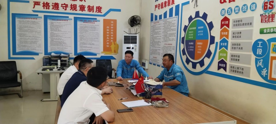 跨越UED在线官网网页版(中国)唯一官方网站万里 智启服务新程——UED在线官网网页版(中国)唯一官方网站矿岩“服务万里行”活动走进海螺水泥