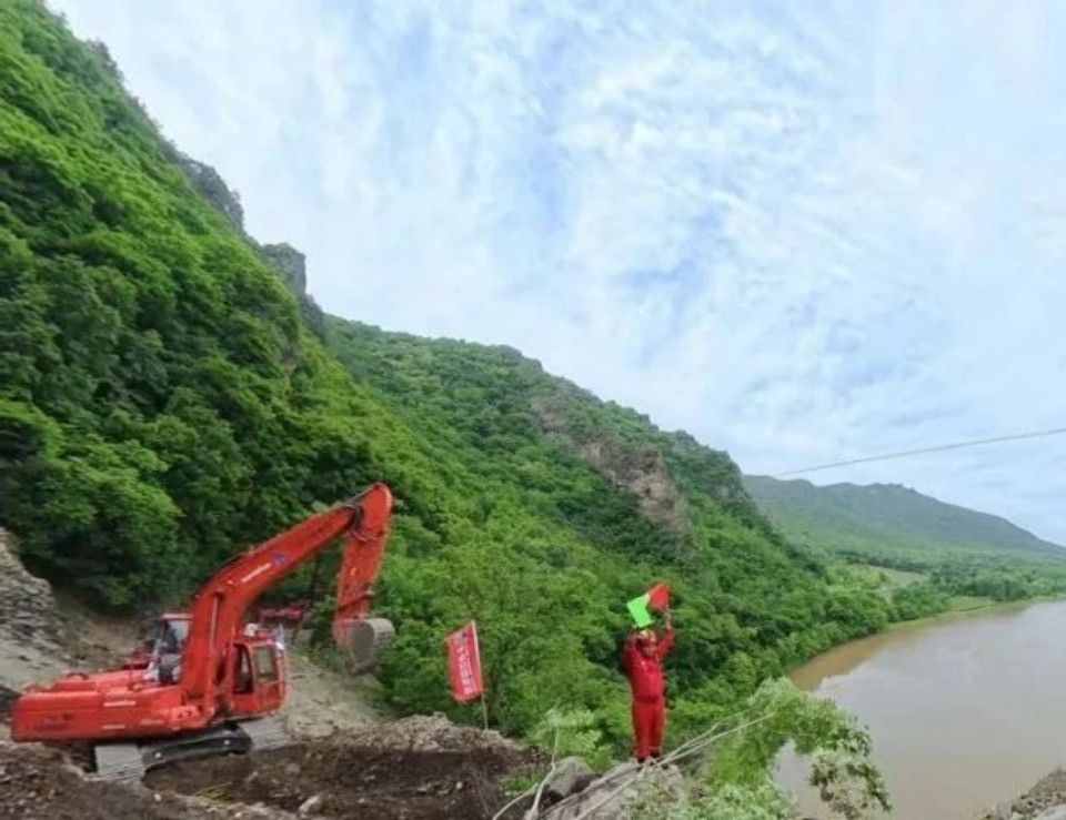 硬核破解“最后一公里”难题,UED在线官网网页版(中国)唯一官方网站智能应急救援UED在线官网网页版(中国)唯一官方网站助力“应急使命·2025”演习!