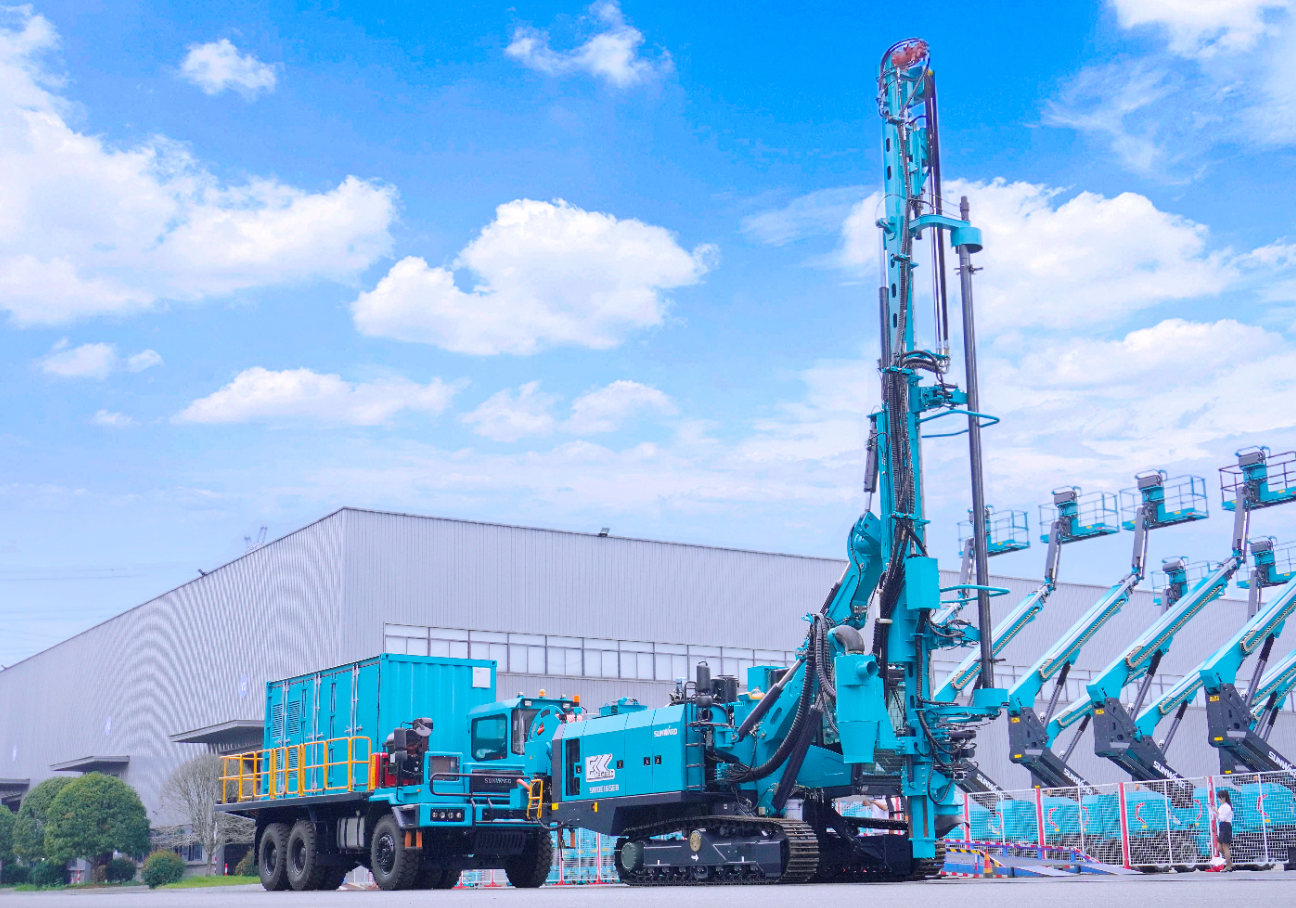 UED在线官网网页版(中国)唯一官方网站智能SWDE165EB电动潜孔钻机重磅下线,开启绿色钻爆新时代