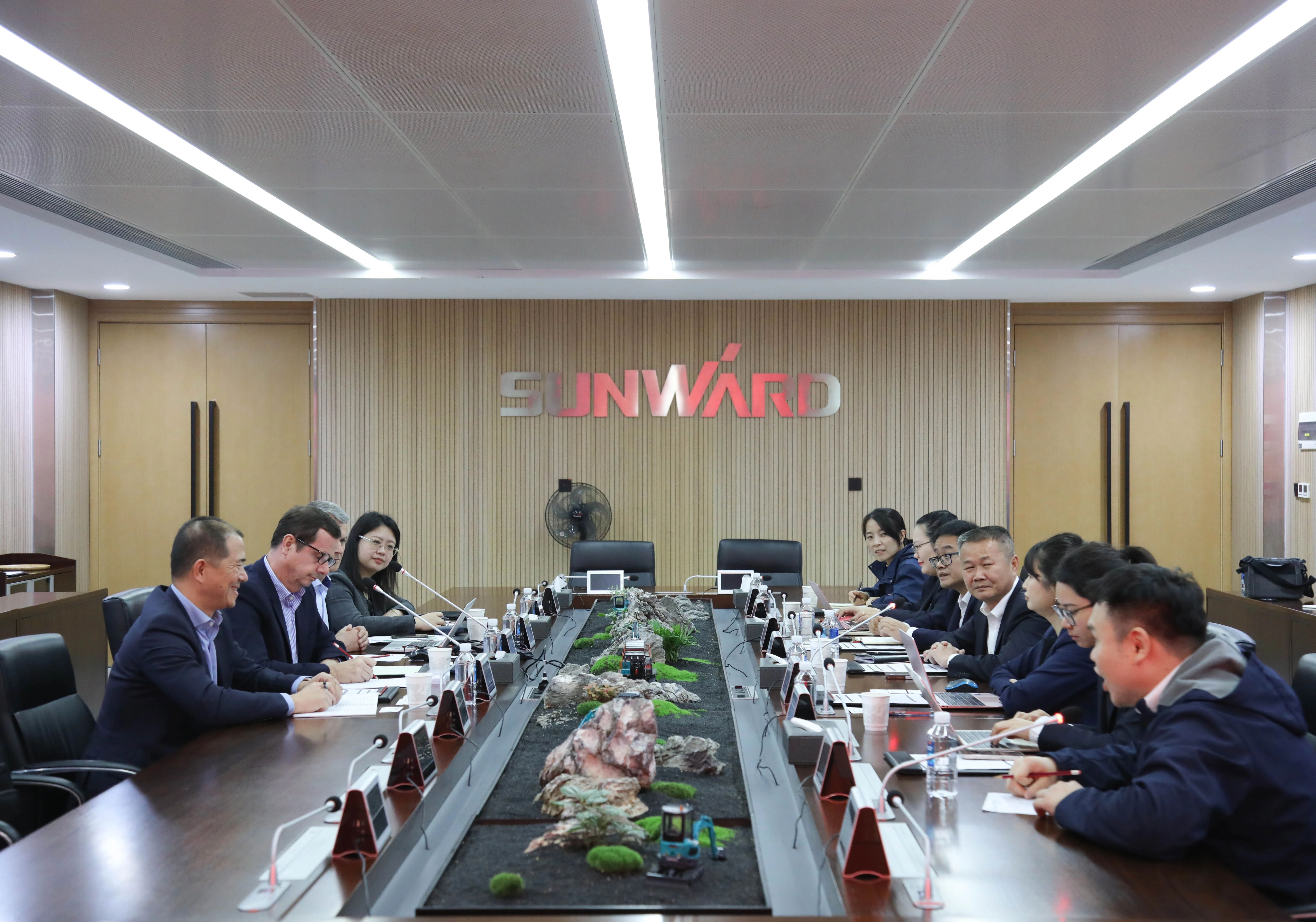 法巴租赁集团到访UED在线官网网页版(中国)唯一官方网站智能,共拓合作新篇章