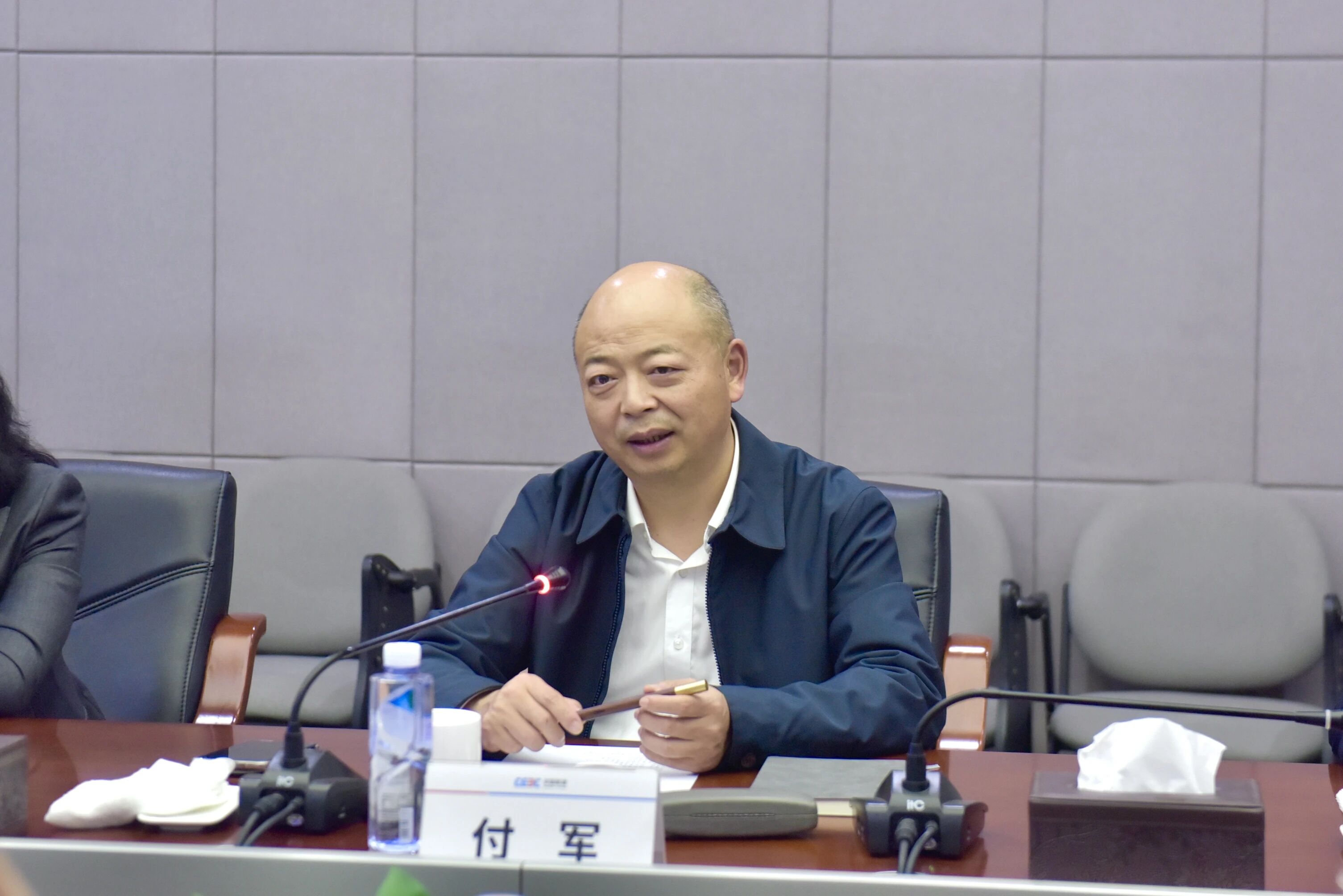 UED在线官网网页版(中国)唯一官方网站智能与易普力开展座谈交流,谱写互利共赢新篇章