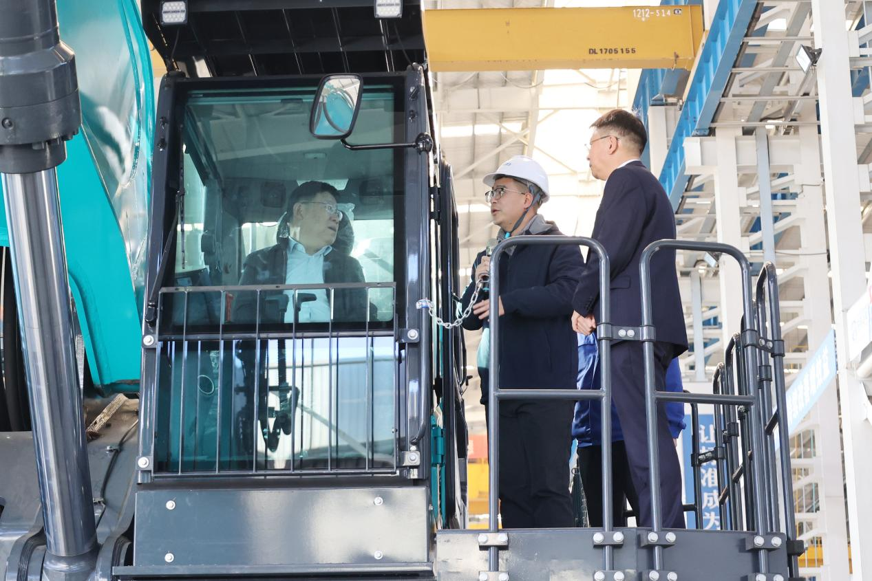 新矿投资集团党委书记、董事长王漠到访UED在线官网网页版(中国)唯一官方网站智能